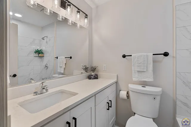 $379,900 | 3104 Southeast Pisces Avenue, Topeka, KS 66605