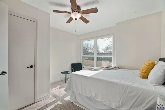 $379,900 | 3104 Southeast Pisces Avenue, Topeka, KS 66605