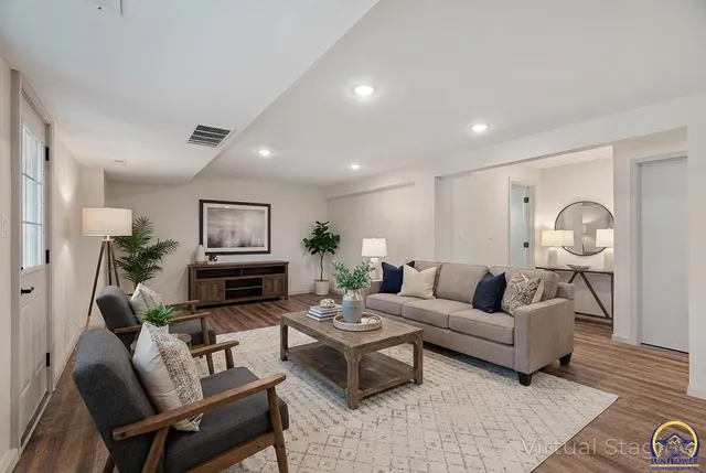 $379,900 | 3104 Southeast Pisces Avenue, Topeka, KS 66605