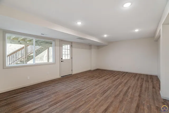 $379,900 | 3104 Southeast Pisces Avenue, Topeka, KS 66605