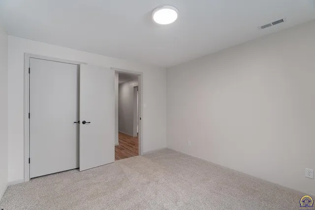 $379,900 | 3104 Southeast Pisces Avenue, Topeka, KS 66605