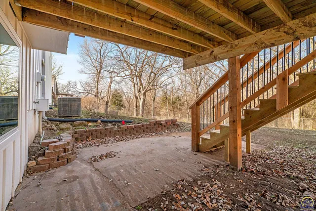 $379,900 | 3104 Southeast Pisces Avenue, Topeka, KS 66605