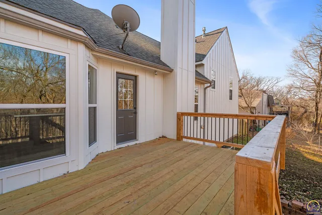 $379,900 | 3104 Southeast Pisces Avenue, Topeka, KS 66605