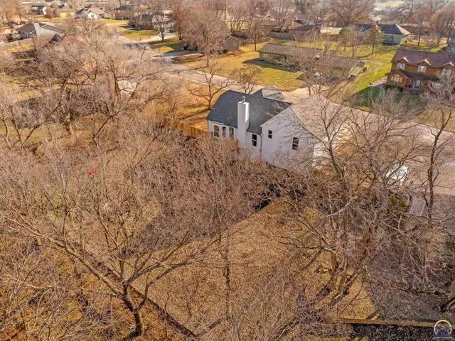 $379,900 | 3104 Southeast Pisces Avenue, Topeka, KS 66605