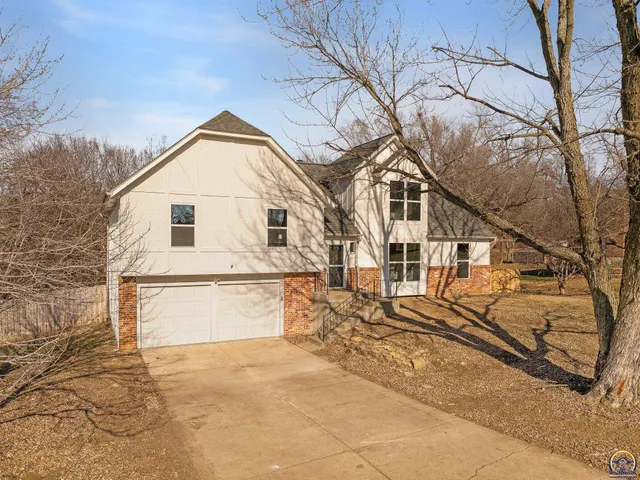 $379,900 | 3104 Southeast Pisces Avenue, Topeka, KS 66605