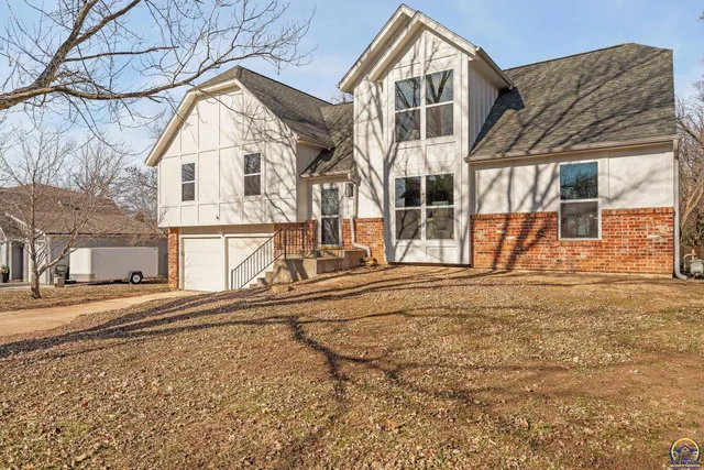 $379,900 | 3104 Southeast Pisces Avenue, Topeka, KS 66605