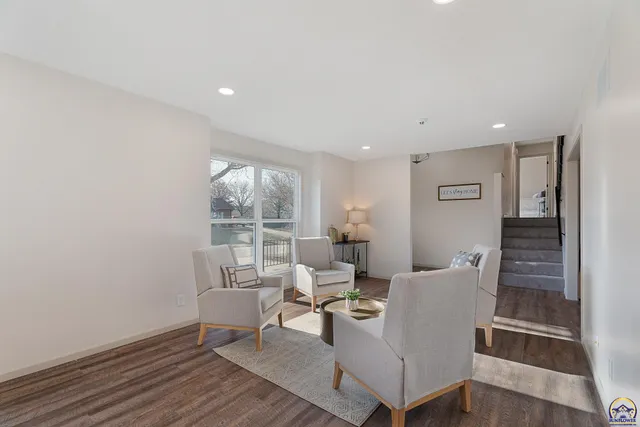 $379,900 | 3104 Southeast Pisces Avenue, Topeka, KS 66605