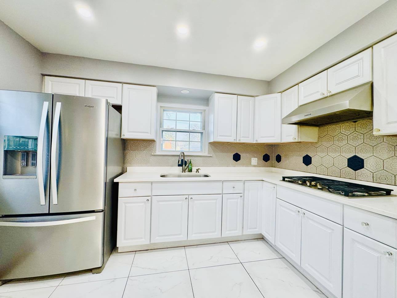 225 North Church Road Bensenville, IL 60106 - Photo 8 of 37 Gallery Image 8
