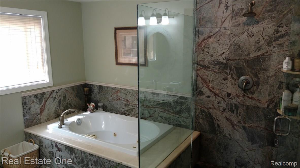 1499 Walnut Ridge Circle Canton, MI 48187 - Photo 19 of 32 IMG_20160827_113034680.jpg