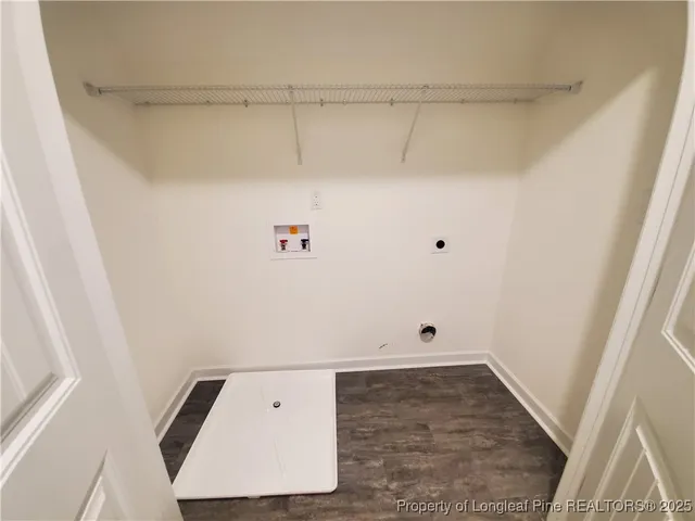 a view of utility room