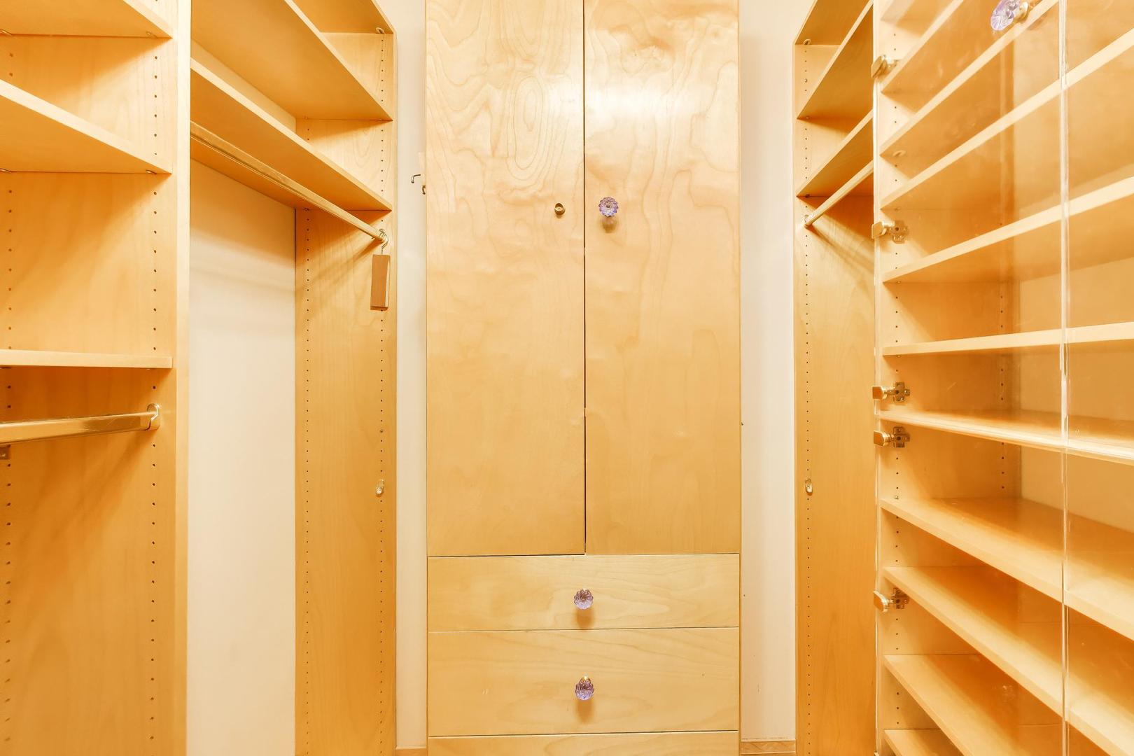 674 West Irving Park Road, Unit F6 Chicago, IL 60613 - Photo 27 of 30 Gallery Image 27