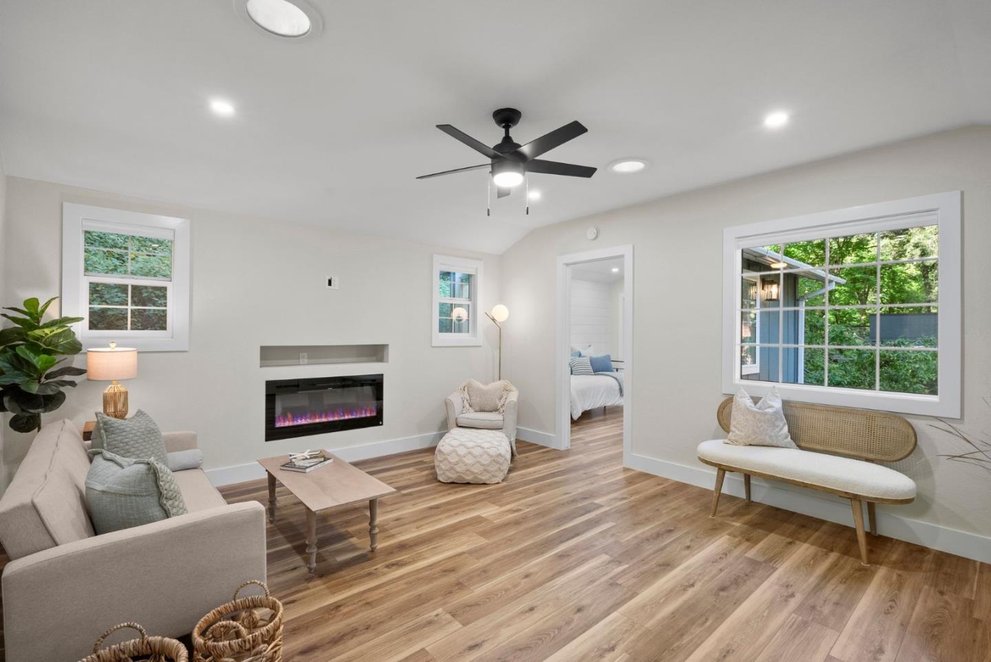 243 Hayward Road Aptos, CA 95003 - Photo 8 of 27 Gallery Image 8