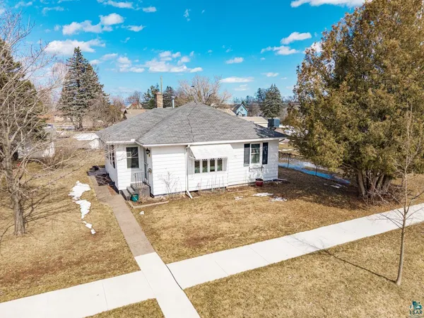 $220,000 | 2715 East 6th Street, Superior, WI 54880