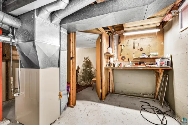 $220,000 | 2715 East 6th Street, Superior, WI 54880