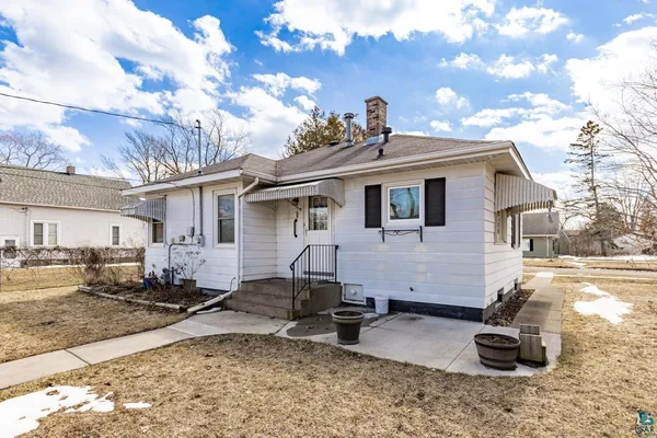 $220,000 | 2715 East 6th Street, Superior, WI 54880