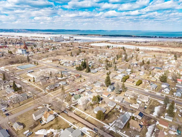 $220,000 | 2715 East 6th Street, Superior, WI 54880