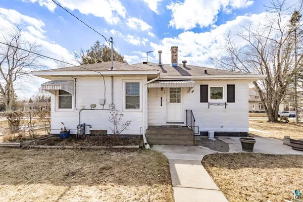 $220,000 | 2715 East 6th Street, Superior, WI 54880