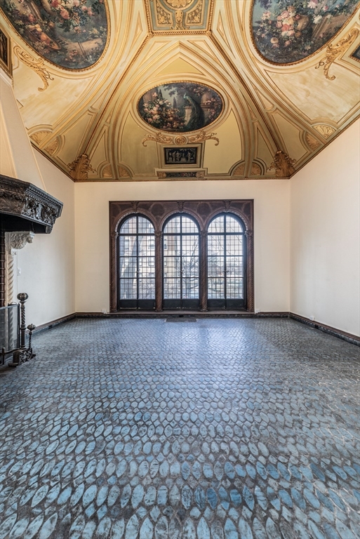 107 Beacon Street, Unit 3 Boston, MA 02116 - Photo 3 of 26 a view of entryway with a