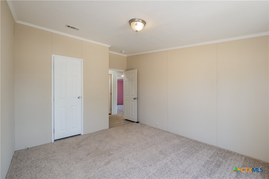 1007 County Road 773 Devine, TX 78016 - Photo 19 of 30