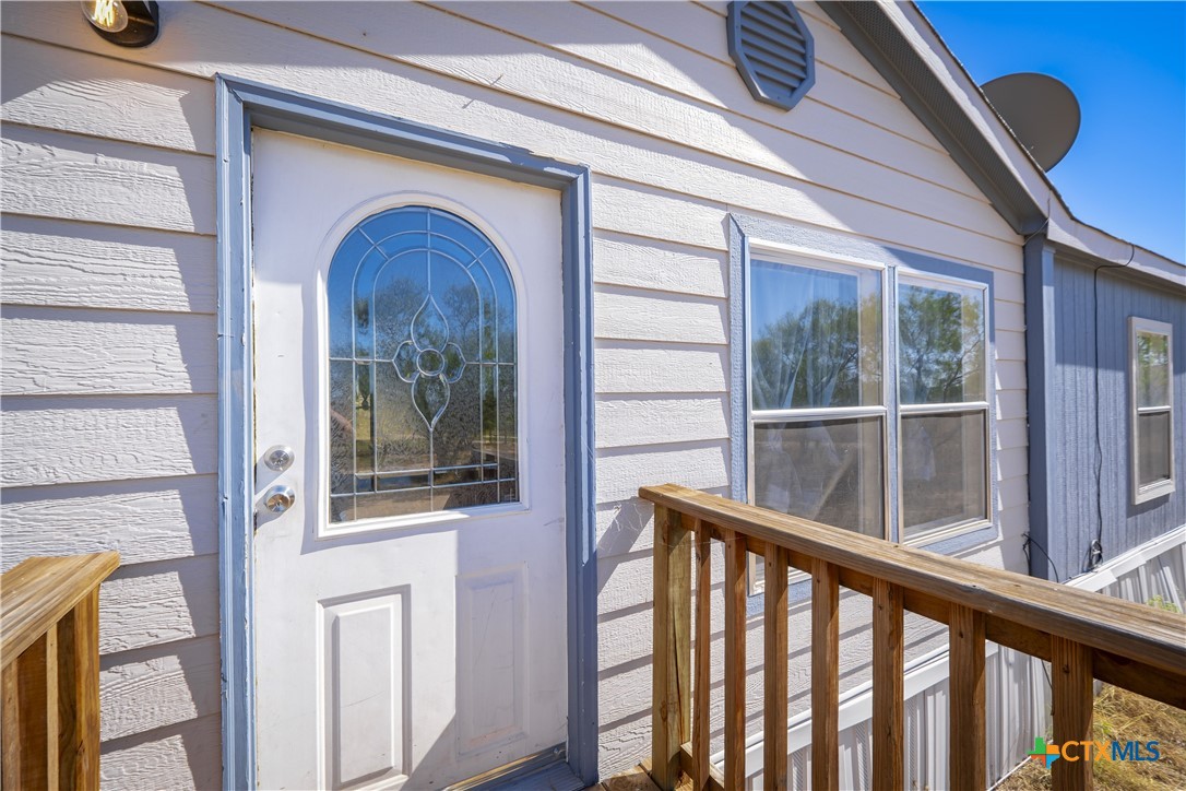 1007 County Road 773 Devine, TX 78016 - Photo 2 of 30
