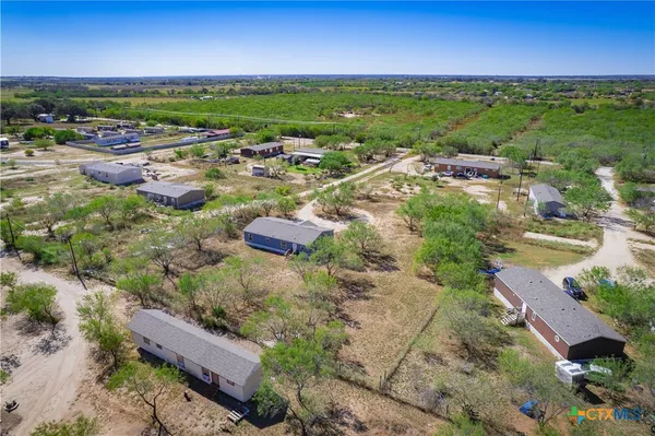 $205,000 | 1007 County Road 773, Devine, TX 78016