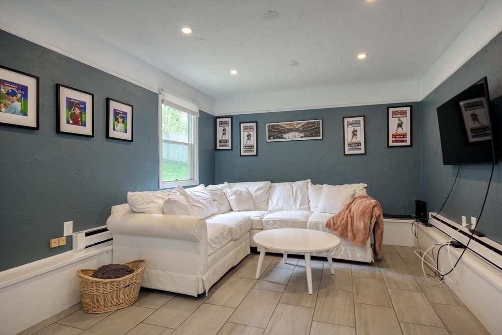 37 Canterbury Road Winchester, MA 01890 - Photo 12 of 35 Gallery Image 12