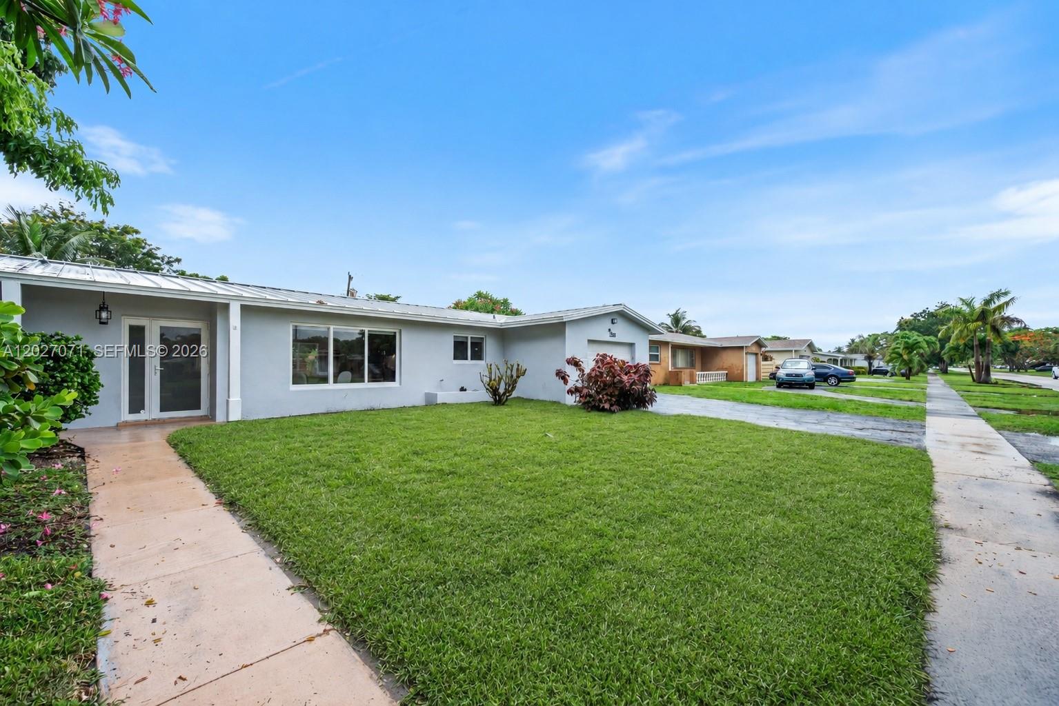 4024 Monroe Street Hollywood, FL 33021 - Photo 2 of 27