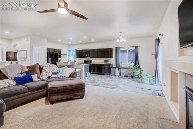 2144 Reed Grass Way Colorado Springs, CO 80915 - Photo 10 of 21 Gallery Image 10