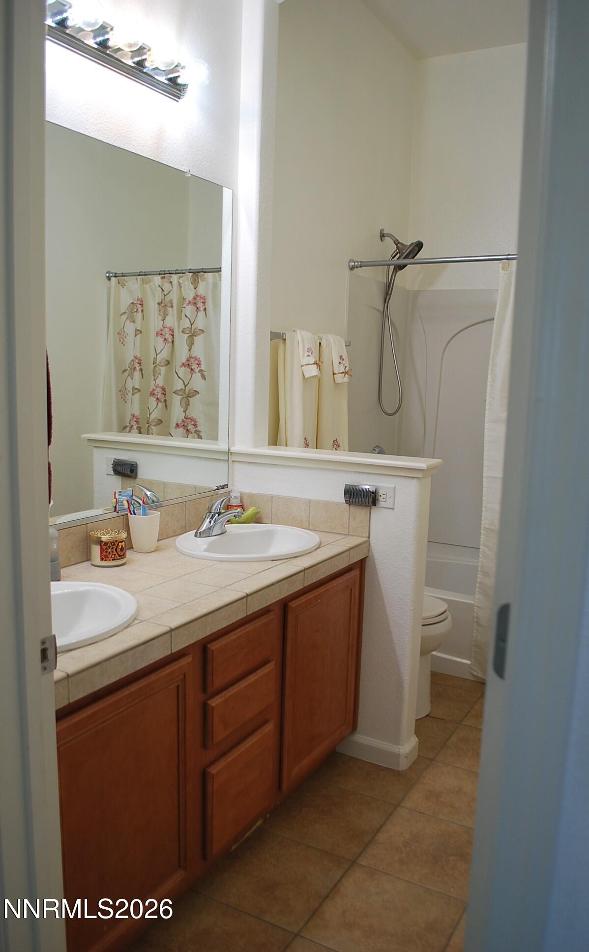 17840 Cedar Mountain Drive Reno, NV 89508 - Photo 31 of 60 Guest/2nd bathroom