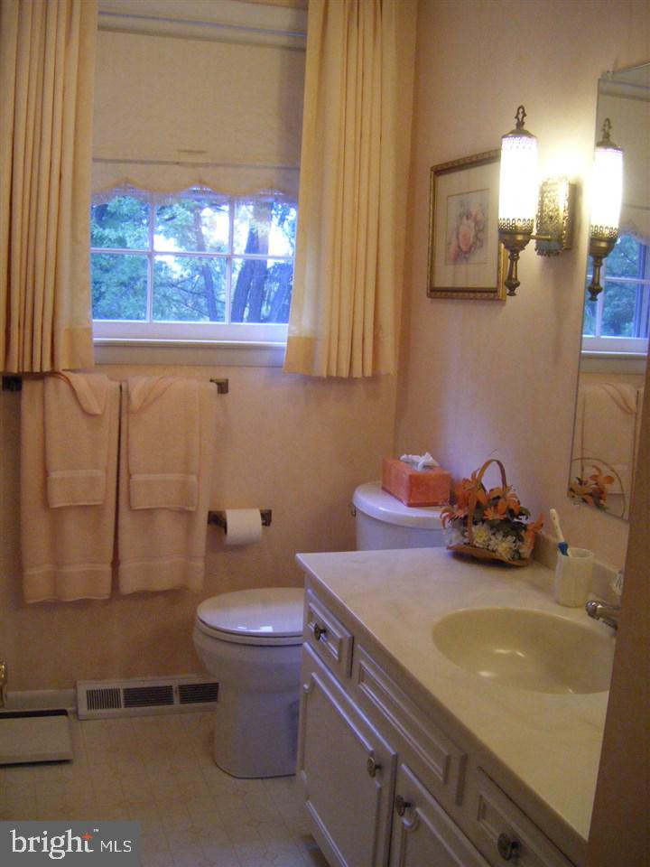 820 Woodbridge Road York, PA 17402 - Photo 14 of 21 Gallery Image 14