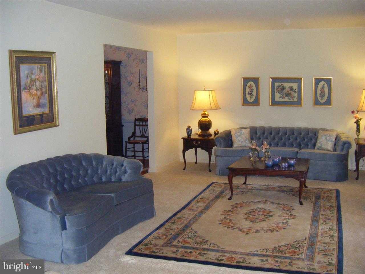 820 Woodbridge Road York, PA 17402 - Photo 3 of 21 Gallery Image 3