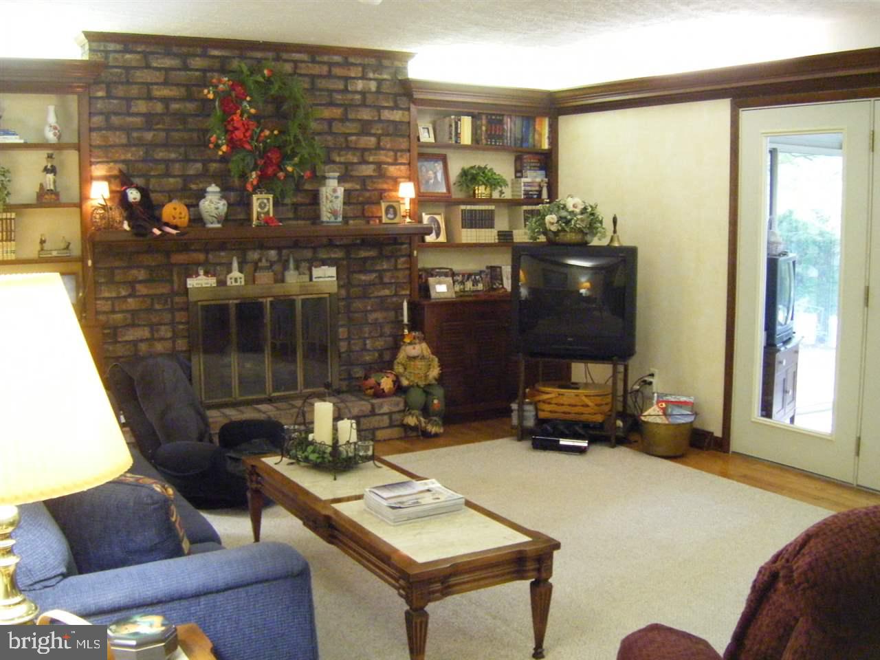 820 Woodbridge Road York, PA 17402 - Photo 8 of 21 Gallery Image 8