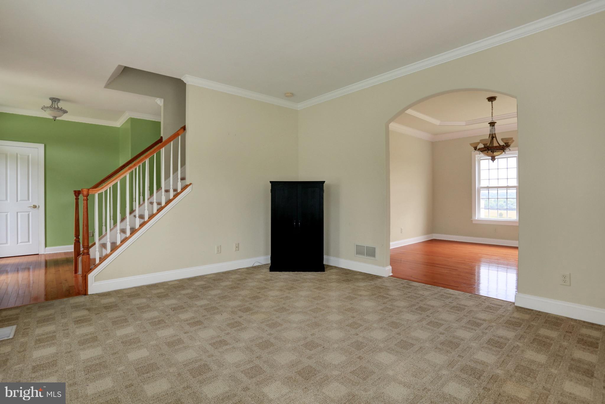 15934 Broadfording Road Hagerstown, MD 21740 - Photo 9 of 30 Living Room