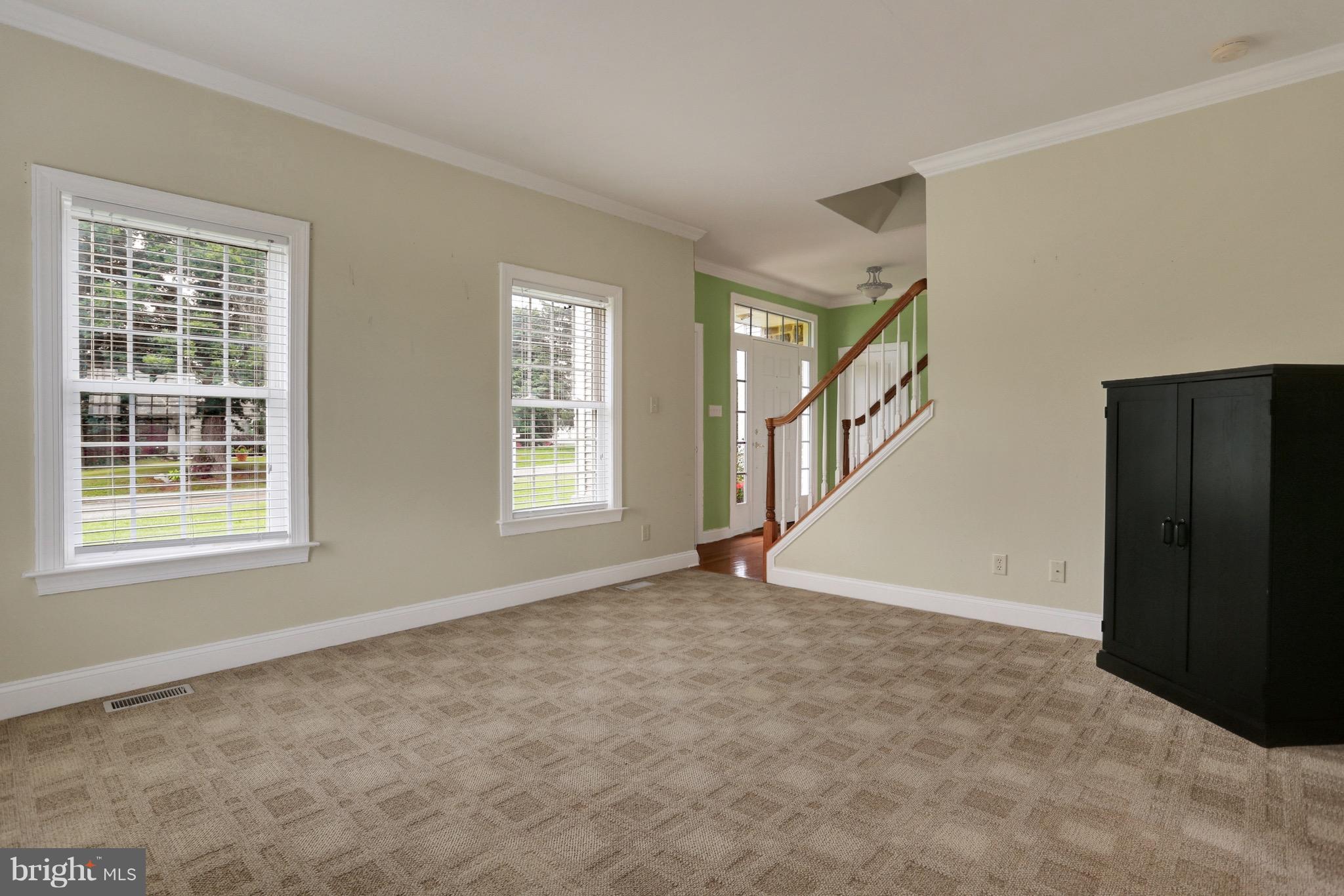 15934 Broadfording Road Hagerstown, MD 21740 - Photo 10 of 30 Living Room