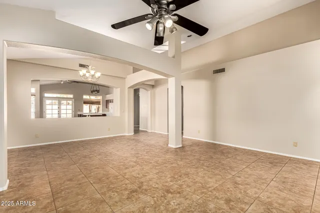 $2,395 | 16617 South 14th Street, Phoenix, AZ 85048