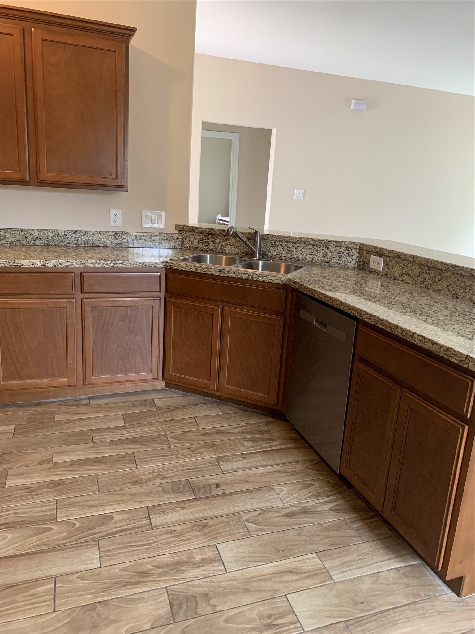 5329 Rue Street Houston, TX 77033 - Photo 7 of 14