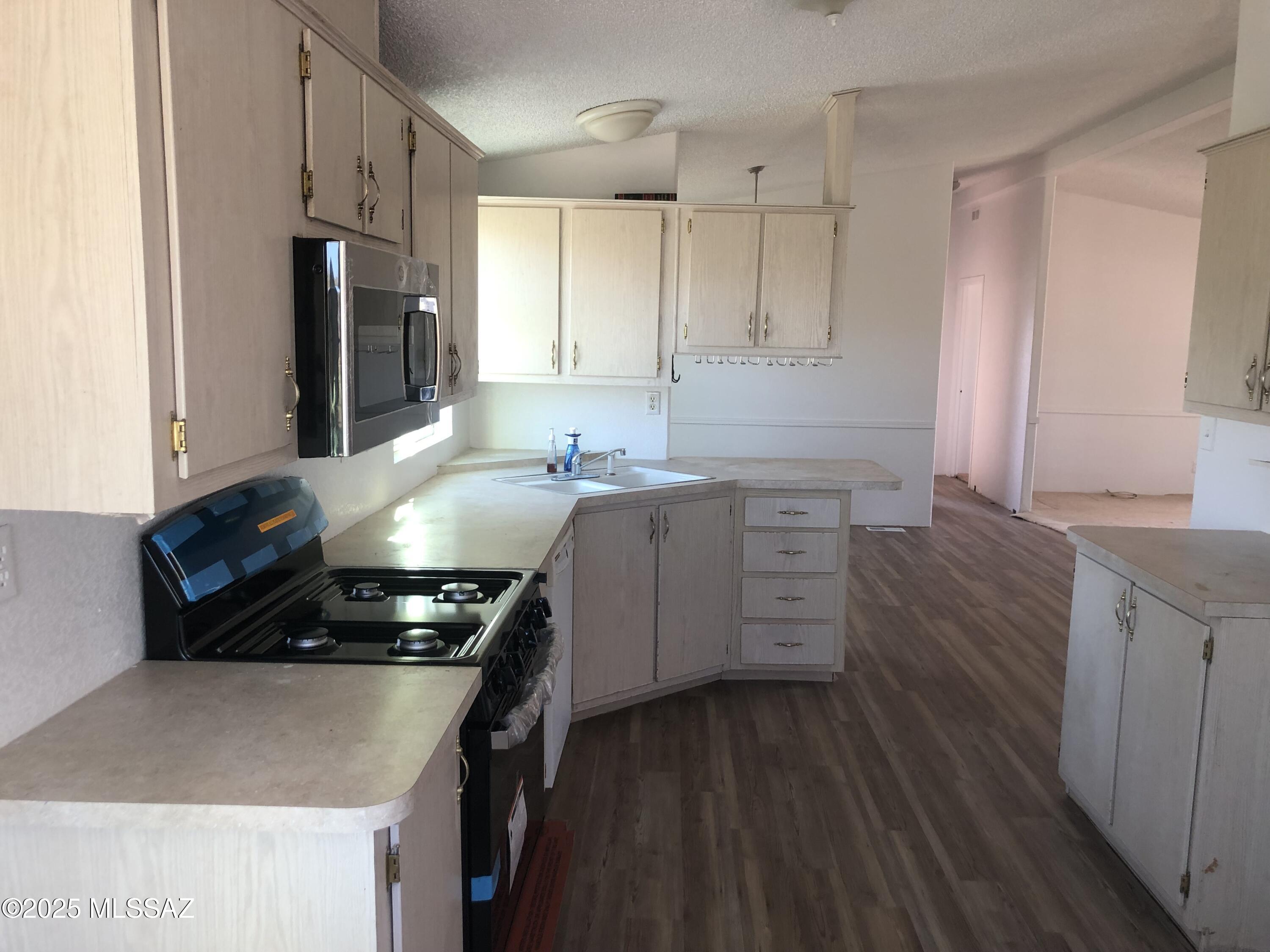 16040 North Elkins Road Tucson, AZ 85739 - Photo 4 of 16 Gallery Image 4