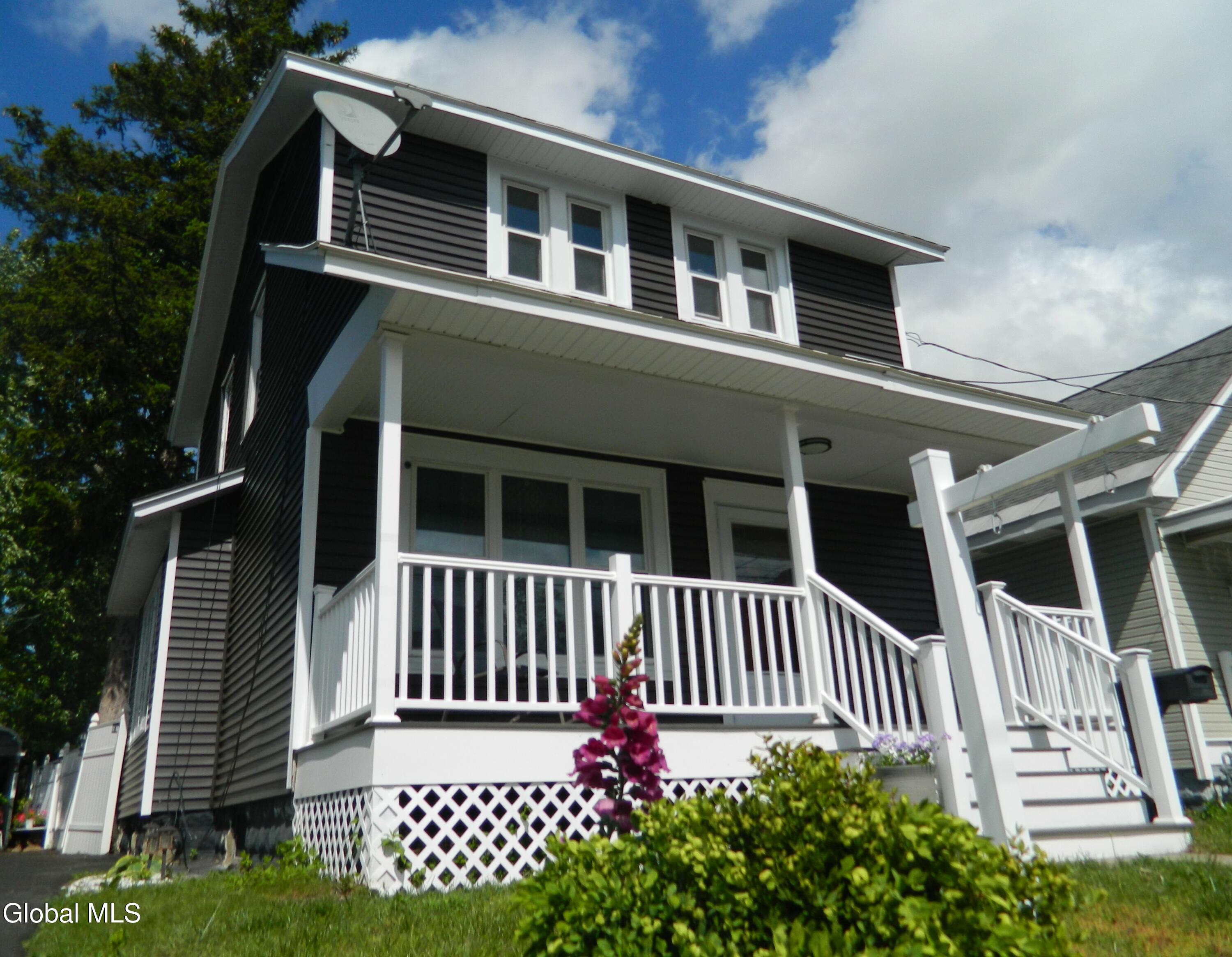 1355 Dewitt Street Schenectady, NY 12303 - Photo 11 of 88 NEWER VINYL SIDING
