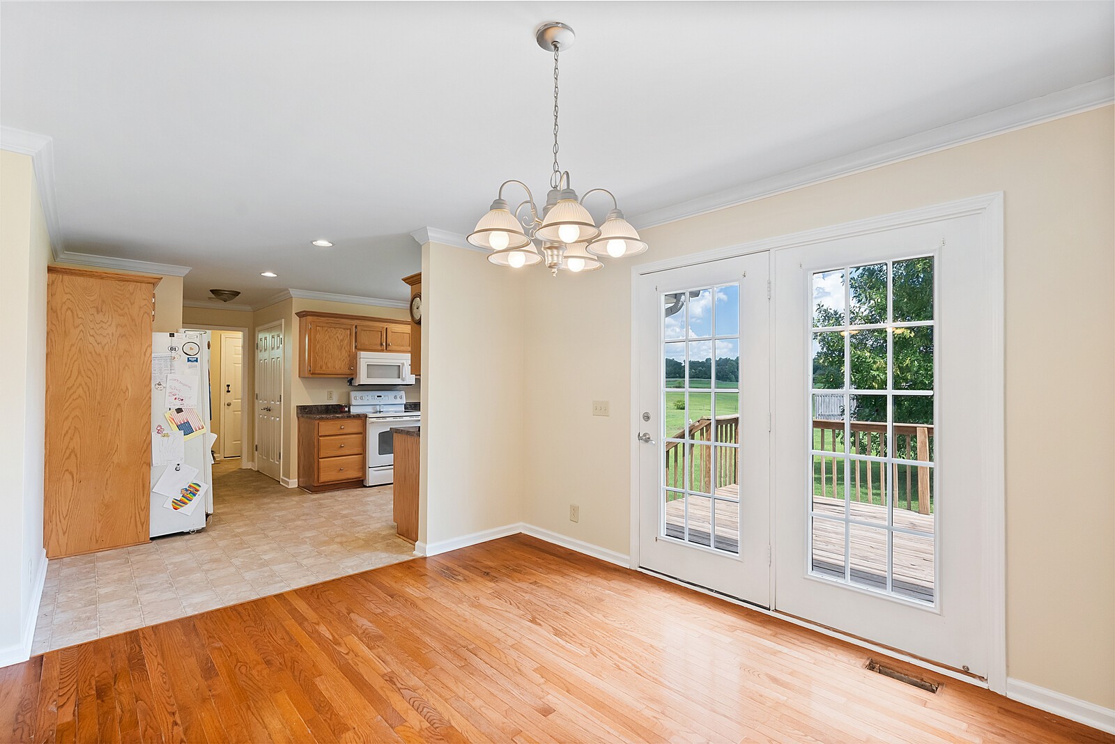 6159 H B Lee Road Springfield, TN 37172 - Photo 14 of 28 a view of a room with cabinet and windows