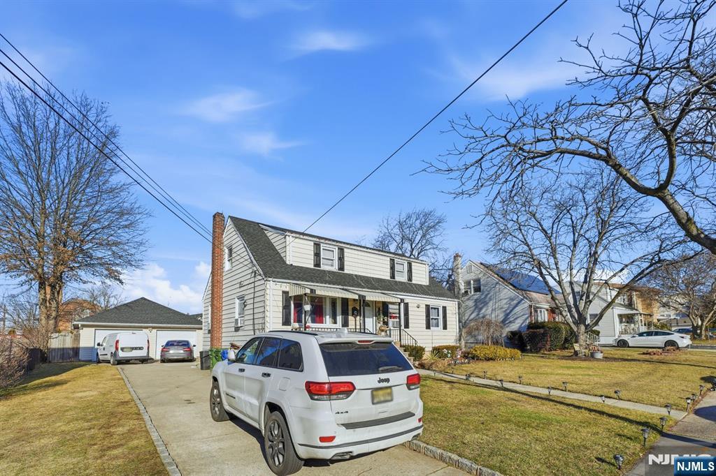 111 East 10th Street Linden, NJ 07036 - Photo 2 of 39 a house view with a outdoor space