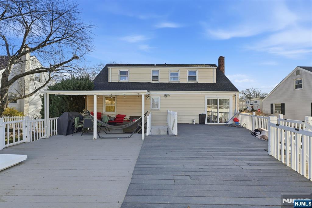 111 East 10th Street Linden, NJ 07036 - Photo 36 of 39 a view of a car park in front of house