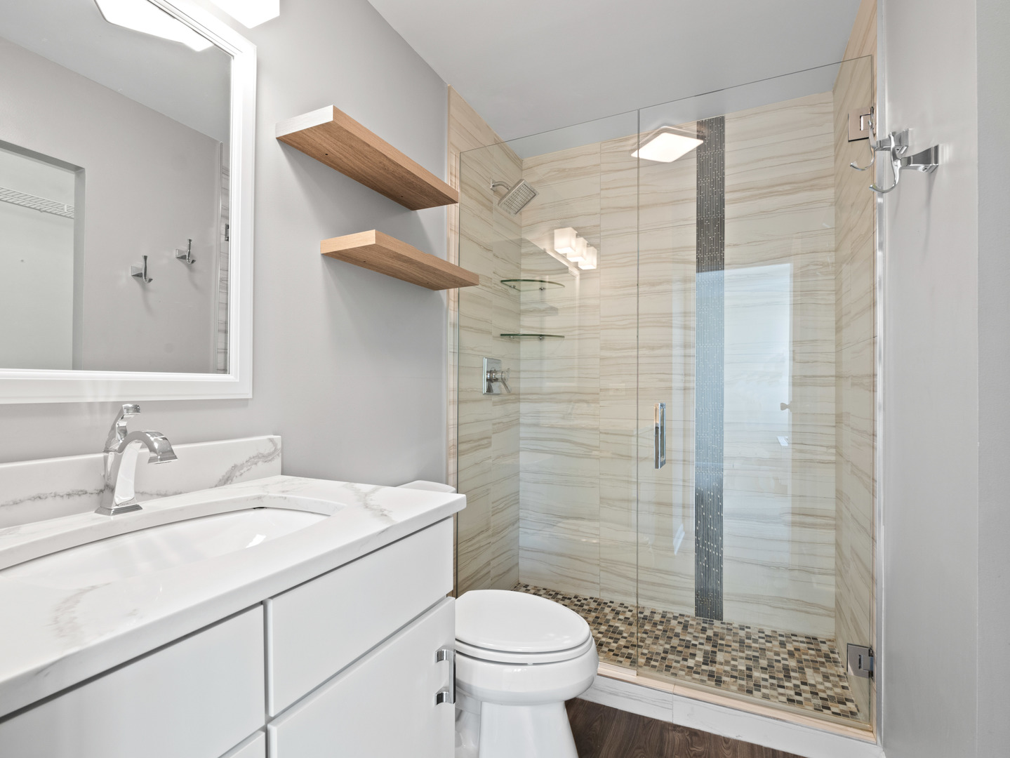 2754 North Hampden Court, Unit 708 Chicago, IL 60614 - Photo 12 of 27 a bathroom with a sink a toilet and shower