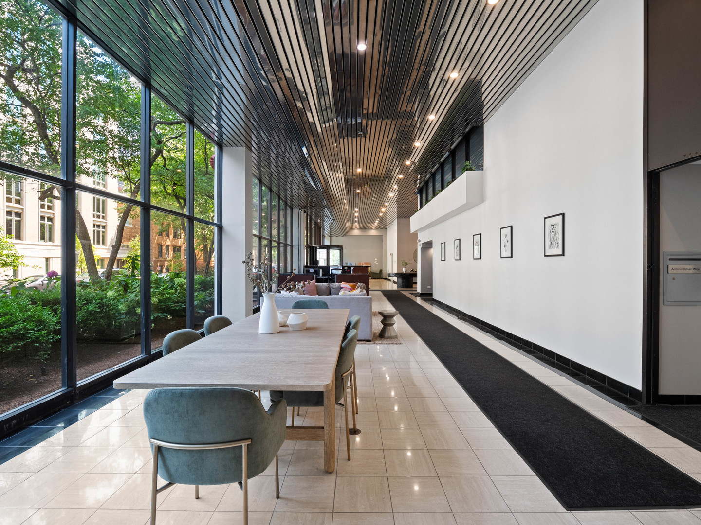 2754 North Hampden Court, Unit 708 Chicago, IL 60614 - Photo 19 of 27 a view of a patio with table and chairs with wooden floor and fence