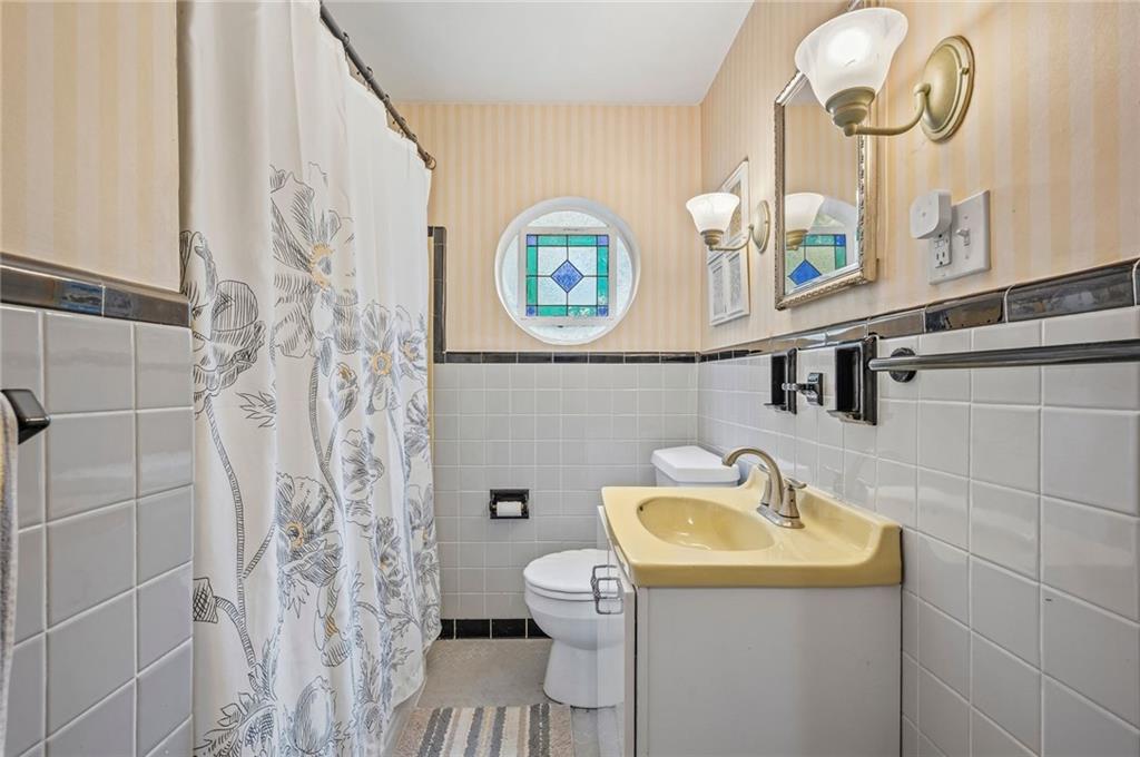 203 Rockingham Road Pittsburgh, PA 15238 - Photo 21 of 32 Gallery Image 21