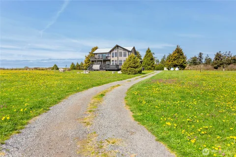 $895,000 | 26987 Highway 20, Oak Harbor, WA 98277