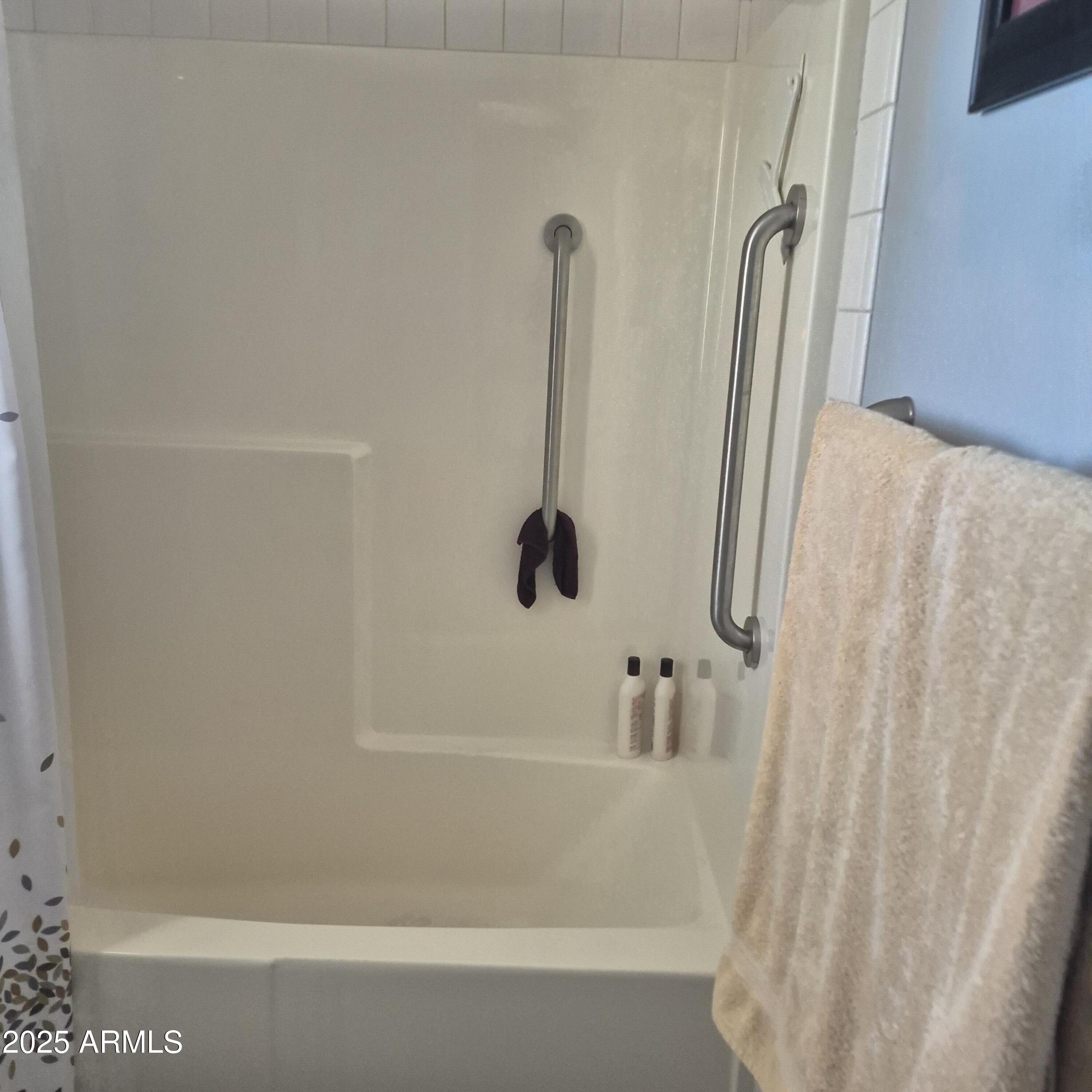 661 South Hawes Road, Unit 25 Mesa, AZ 85208 - Photo 18 of 50 a bathroom with a shower