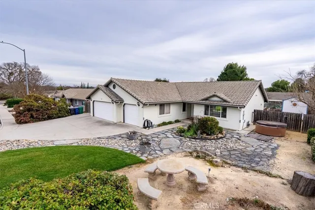 $835,000 | 448 Morgan Lane, Paso Robles, CA 93446