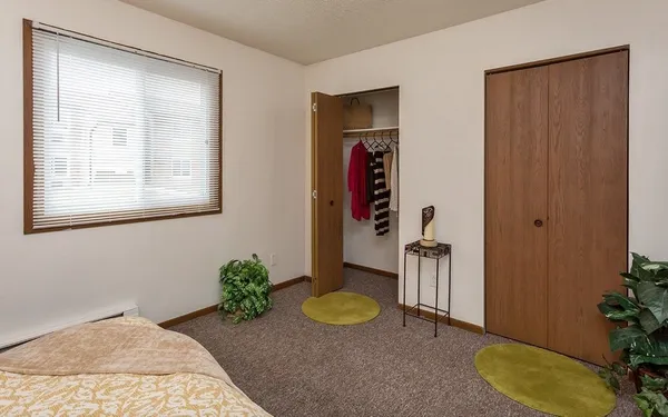 $804 | 225 Sugar Creek Lane, North Liberty, IA 52317