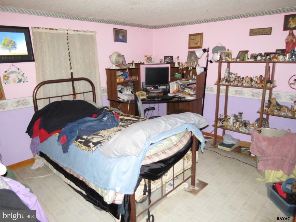 5111 Nursery Road Dover, PA 17315 - Photo 13 of 23 Gallery Image 13