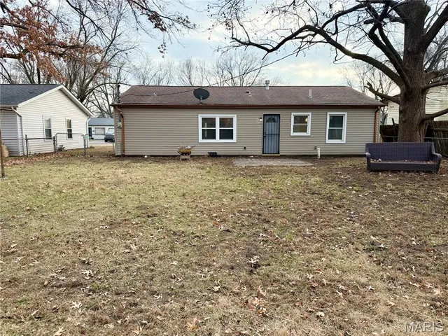 $110,000 | 1115 St Bartholomew Drive, Cahokia, IL 62206